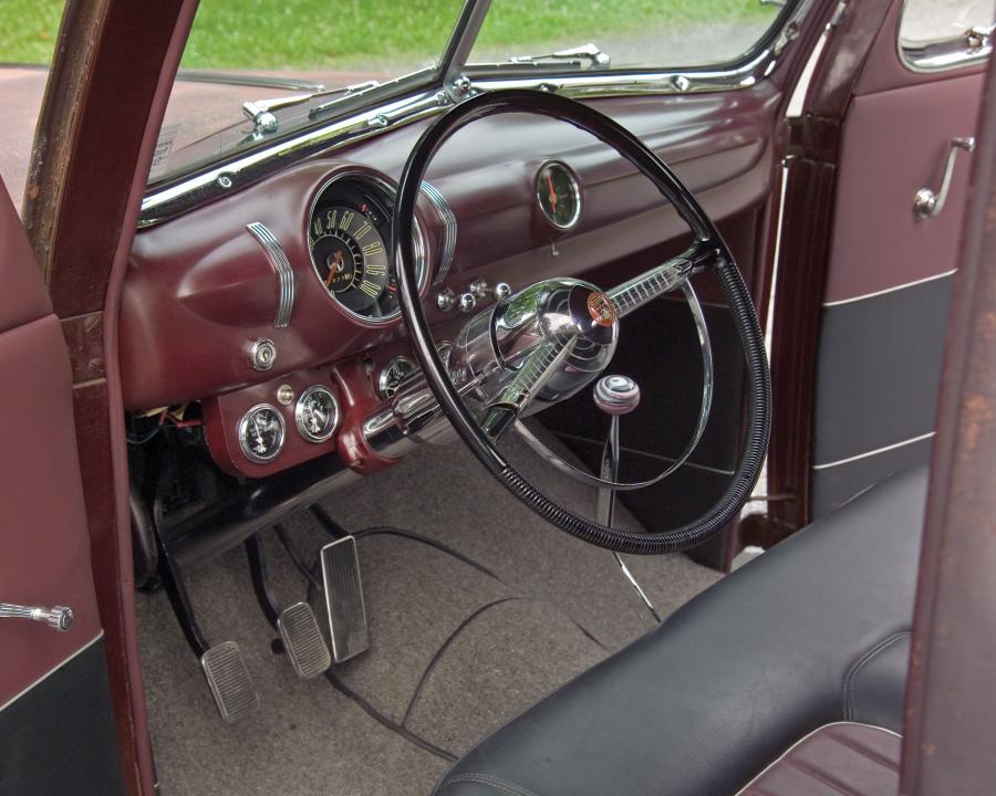  Ford DeLuxe Coupe 1940 года  (фото 2 из 25)